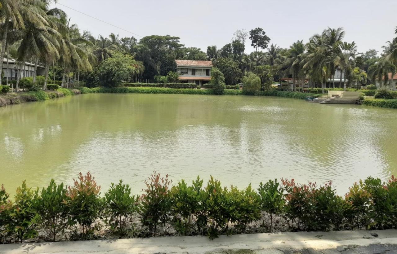 Breathing Earth - Rooms And Pool Kolkata Eksteriør bilde