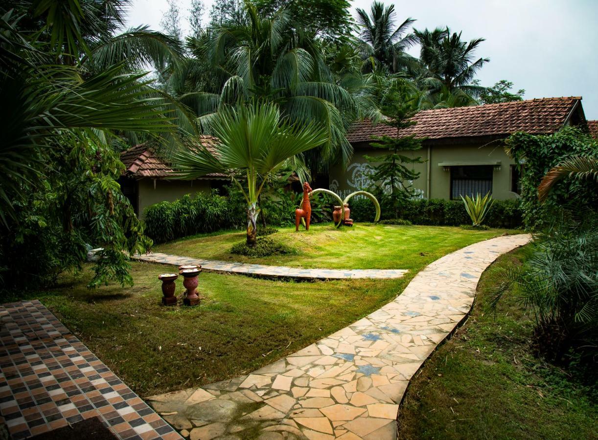 Breathing Earth - Rooms And Pool Kolkata Eksteriør bilde